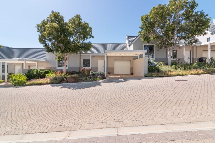 2 Bedroom Property for Sale in Plattekloof Western Cape